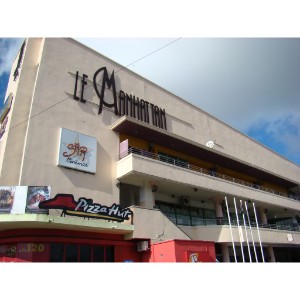 Le Manhattan - Leisure and commercial complex in Curepipe with Ground + 2 floors.